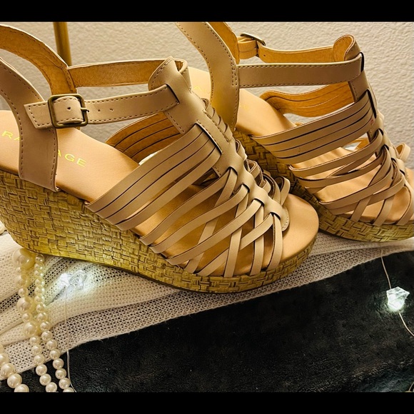 Wedge - Picture 8 of 8